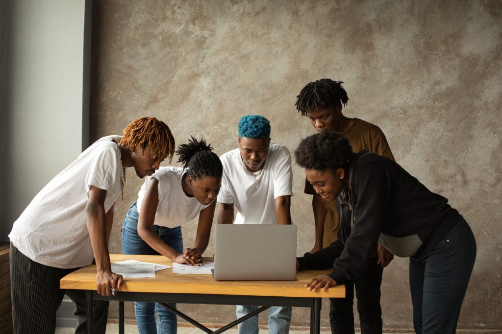 Maior Evento virtual  sobre  empregabilidade para pessoas negras da América Latina começa hoje