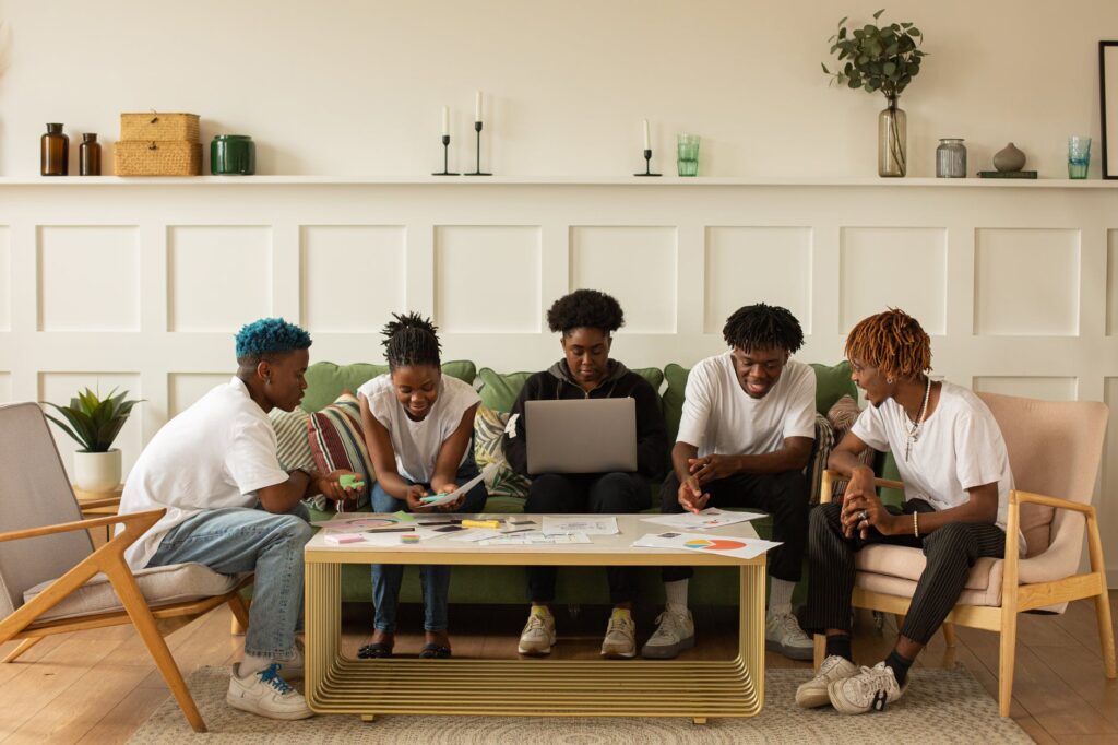 Programa de Desenvolvimento de Lideranças Negras e Indígenas  tem inscrições abertas para turma de 2022