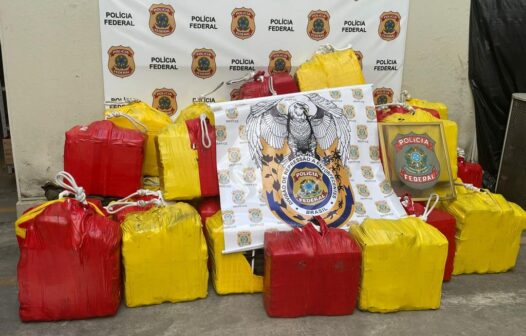 PF apreende 1,2 tonelada de cocaína em embarcação pesqueira no Ceará