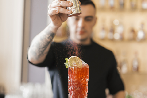 Instituto abre 700 vagas para curso online gratuito de formação de bartenders