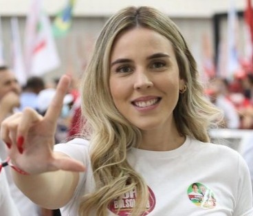 Programa Momento Político, da Cidade AM 860, recebe a candidata à vice-governadora Jade Romero (MDB)