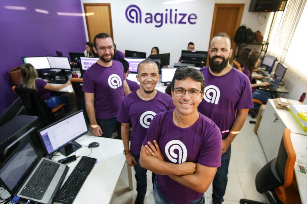 Agilize abre vagas de emprego para todo o país; há oportunidades para PCDs