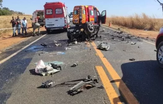 Sete pessoas morrem em acidente de carro, entre elas duas crianças