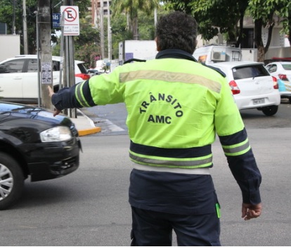 A partir desta segunda-feira (29), o trecho da Rua Costa Barros será bloqueado para a execução de obras de recuperação de galeria pelos próximos 12 dias.