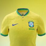 Divulgada a camisa que a Seleção Brasileira utilizará na Copa do Mundo de 2022; detalhes na manga e na gola chamam atenção