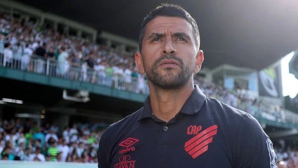 Veja como foi a chegada do técnico Lucho González no Ceará