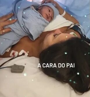 “A cara do pai”, diz sogra de Viviane Araújo em foto do neto recém-nascido