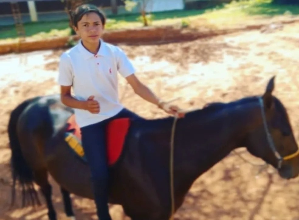 Adolescente morre ao cair de cavalo em clube de vaquejada no interior do Ceará