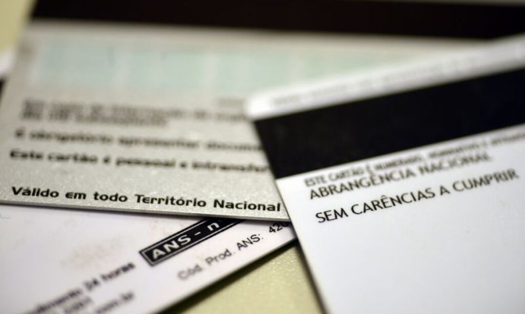 Reclamações contra planos de saúde caem 10% em agosto ante julho, afirma ANS