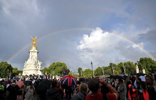 Arco-íris aparece no céu de Londres em meio à despedida da rainha Elizabeth II