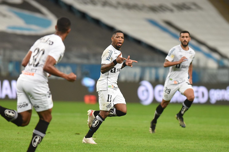 Assista ao jogo Santos x Goiás hoje (5) pelo Campeonato Brasileiro