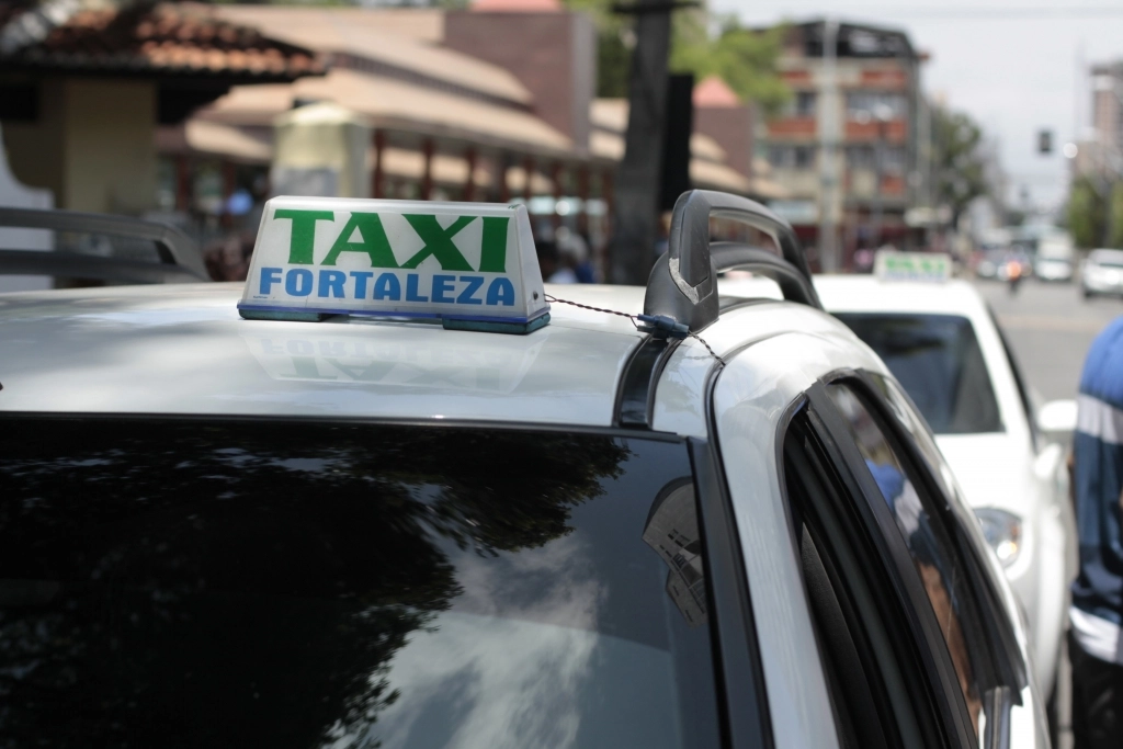 Tarifa dos táxis de Fortaleza sofre aumento; confira novos valores