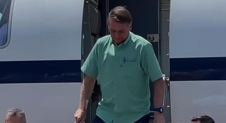 Avião de Bolsonaro arremete ao chegar ao Aeroporto da Pampulha, em Belo Horizonte