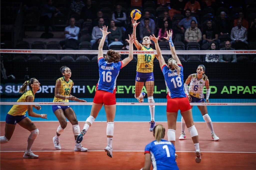 Brasil garante vitória em estreia no Mundial de vôlei feminino