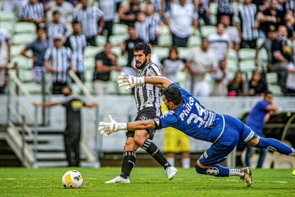 Ceará bate o Santos e volta a vencer após oito jogos na Série A