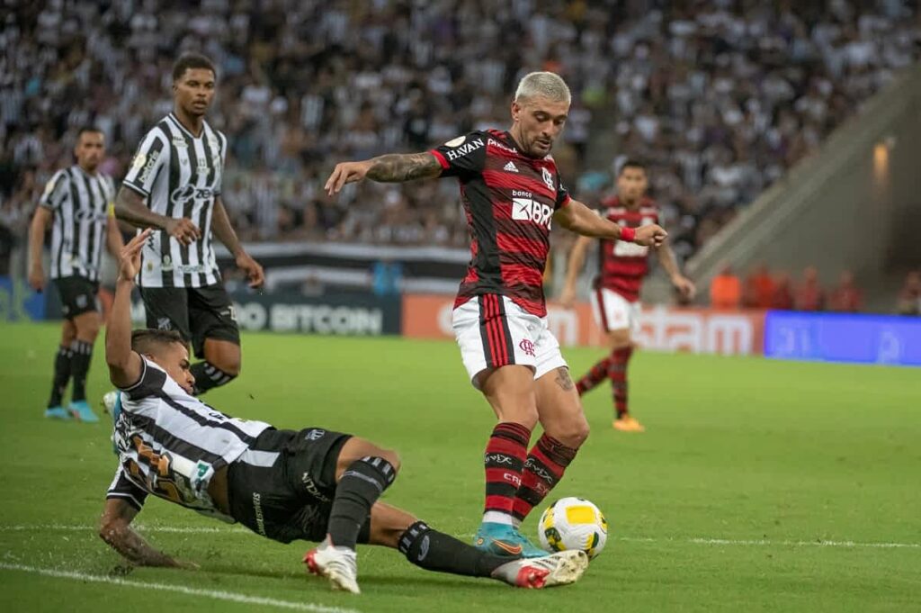 Ceará enfrenta o Flamengo na estreia do técnico Lucho González