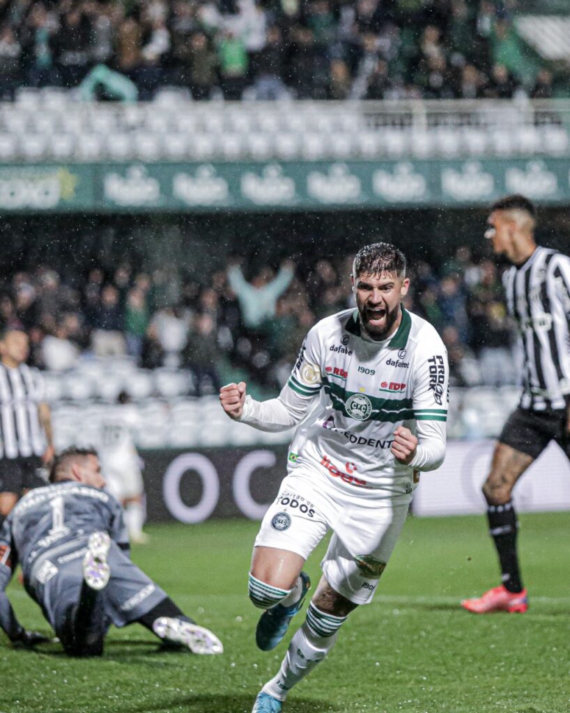 Ceará perde para o Coritiba e acumula 2ª derrota seguida na Série A