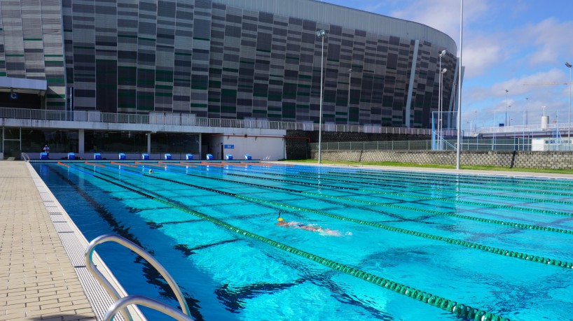 Centro de Formação Olímpica abre 60 vagas para modalidades de natação e badminton