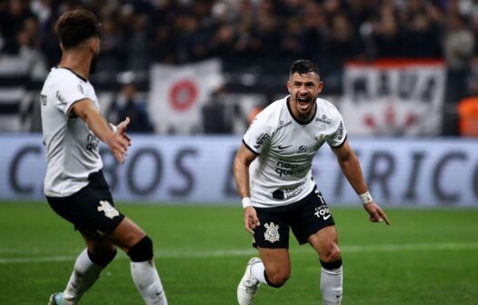 Corinthians vence Fluminense e pega Flamengo na final