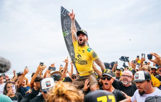 Em final brasileira, Filipinho desbanca Italo Ferreira e vence Mundial de Surfe