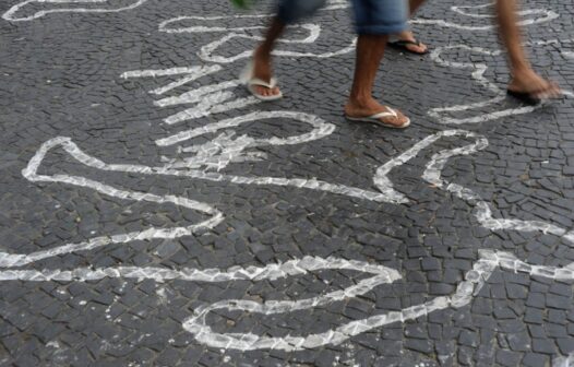 Em Fortaleza, menina de 3 anos é baleada enquanto brincava em calçada