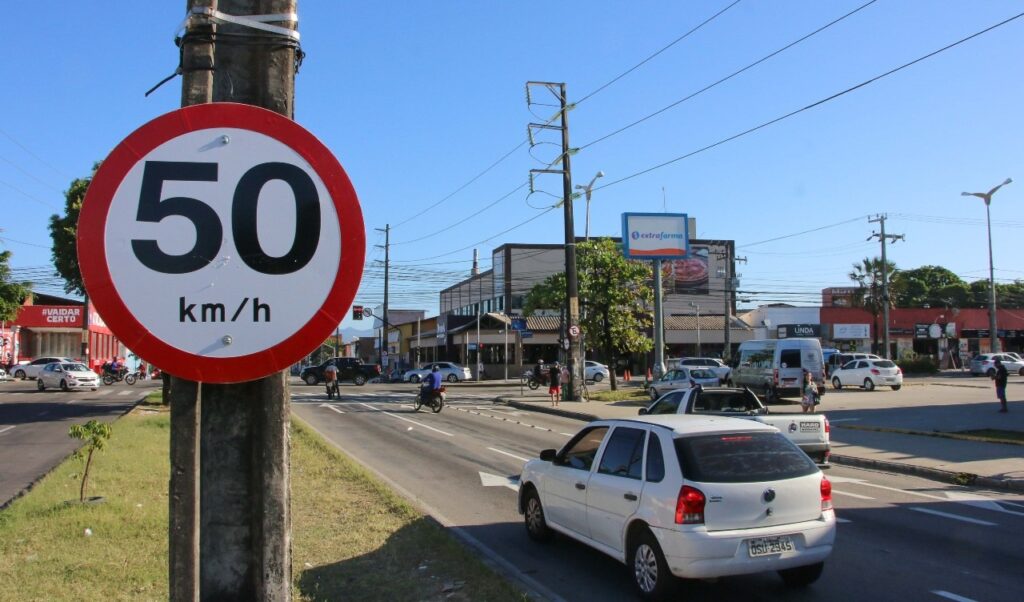 Fortaleza apresenta queda na média de mortes por acidentes em vias com velocidade readequada para 50 kmh 