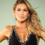 Lívia Andrade relata os 40 minutos em avião com falha mecânica durante o voo