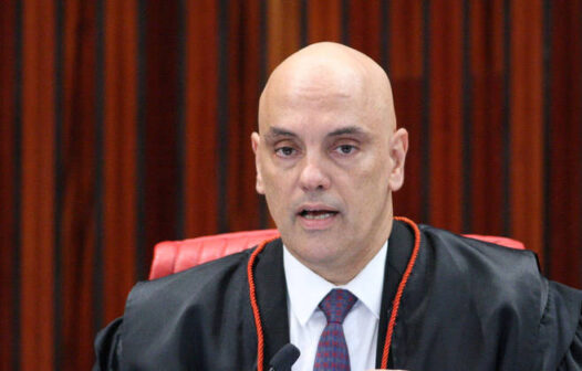 Moraes veda publicidade do governo sobre cartão do Auxílio Brasil