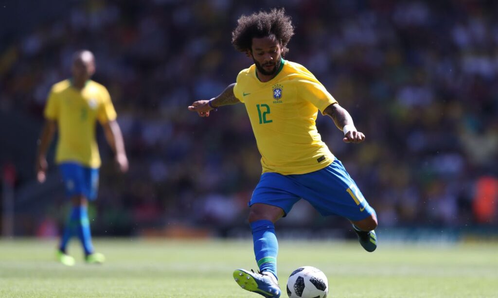 Olympiacos anuncia acerto com o brasileiro Marcelo