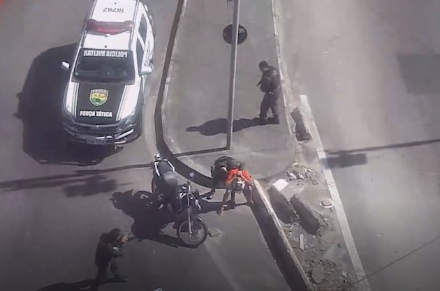 Polícia persegue e prende suspeito com motocicleta roubada