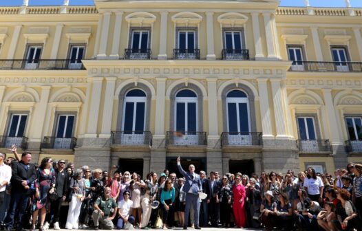 Quatro anos após incêndio, Museu Nacional apresenta fachada restaurada