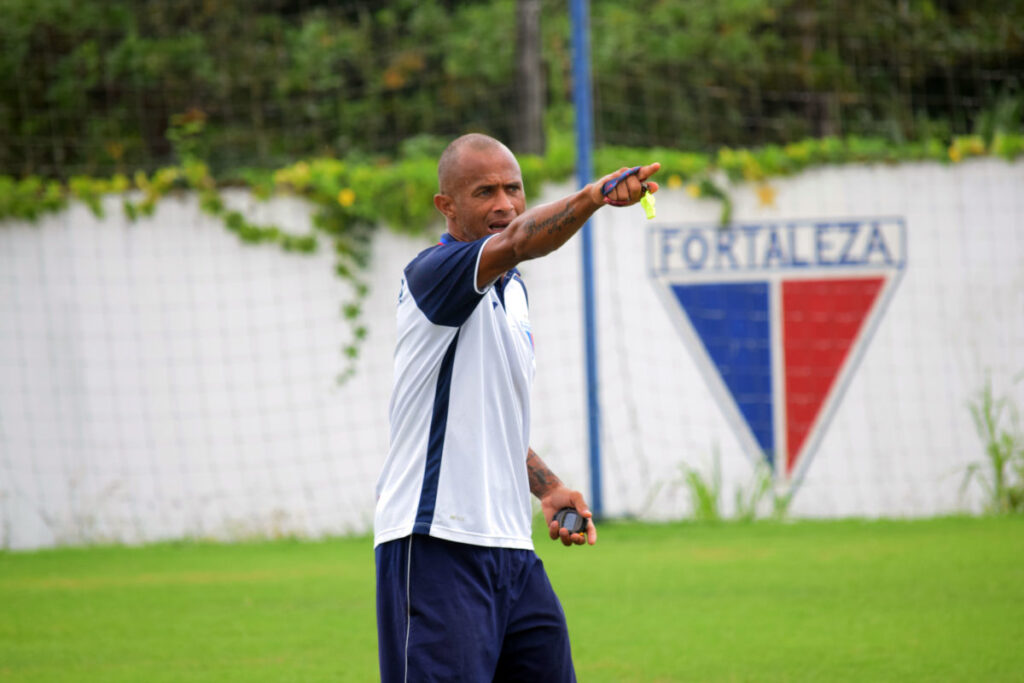 Ídolo do Fortaleza, Rinaldo participa do programa Camisa 8 desta segunda-feira (19); assista!