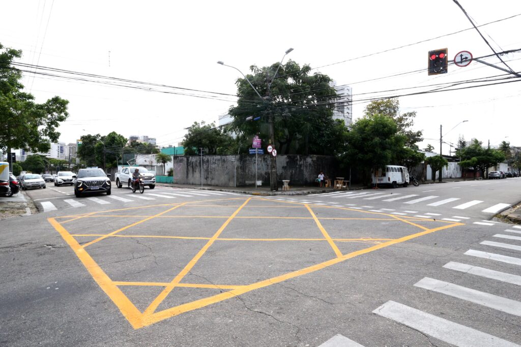 Trecho da Av. Soriano Albuquerque é bloqueado; confira rotas de desvio