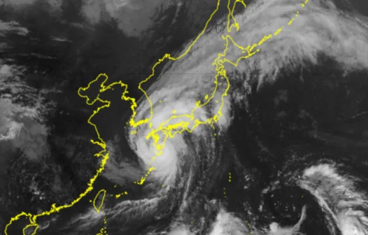 Tufão “sem precedentes” faz japoneses deixarem suas casas