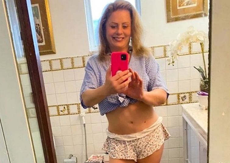 Vera Fischer impressiona com barriga tanquinho aos 70 anos