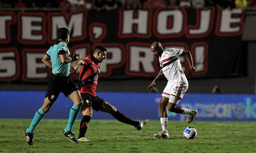 Sul-Americana: Atlético-GO abre vantagem sobre São Paulo na semifinal