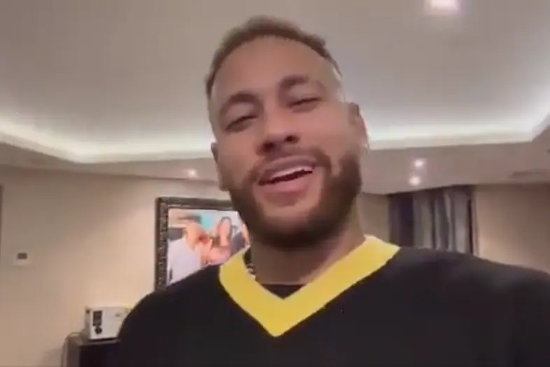 Neymar grava vídeo agradecendo visita de Bolsonaro ao seu instituto