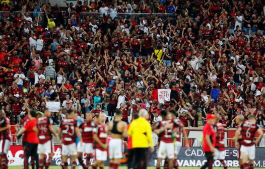 Flamengo celebra vitória com reservas antes de decidir Copa do Brasil