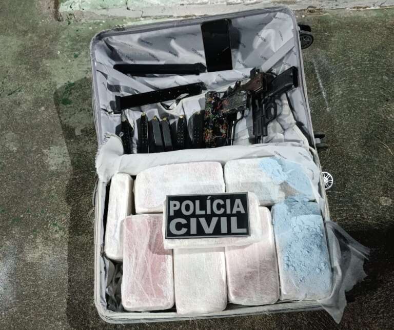 Adolescente é Apreendida Com Três Pistolas E Mais De 21 Kg De Drogas No