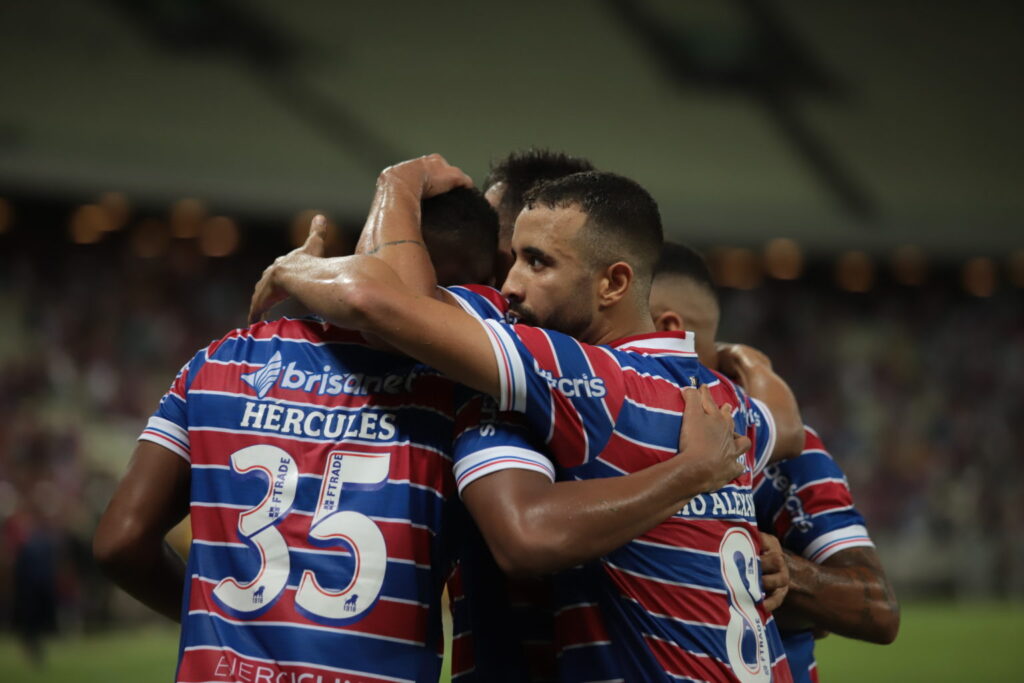 Fortaleza visita o América-MG tentando manter o embalo no Brasileirão