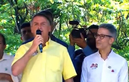 Bolsonaro visita igreja em Minas com Zema e se posiciona contra aborto