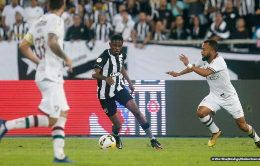 Brasileiro: Flu e Bota se enfrentam de olho em vaga na Libertadores