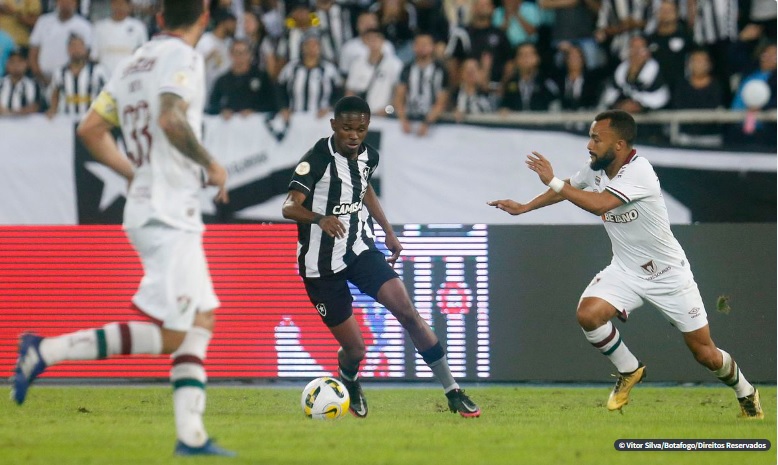 Brasileiro: Flu e Bota se enfrentam de olho em vaga na Libertadores