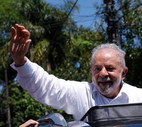 Com 60 milhões de votos, Lula é eleito com a maior votação da história do Brasil