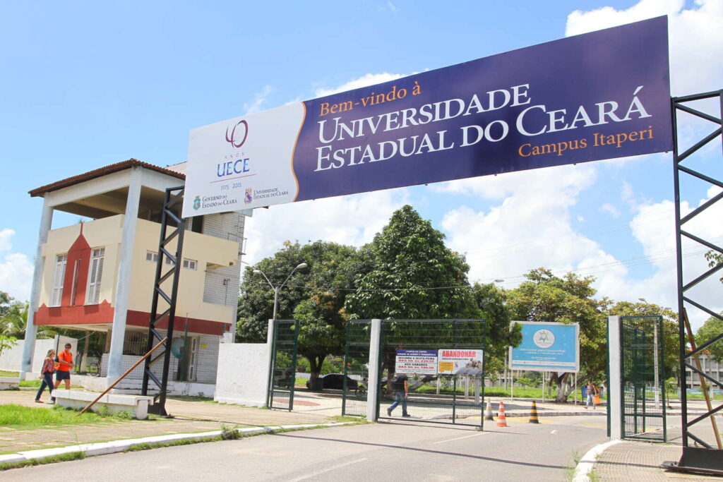 Com mais de 30 mil candidatos, Uece realiza Vestibular 2023.1 no domingo (6)