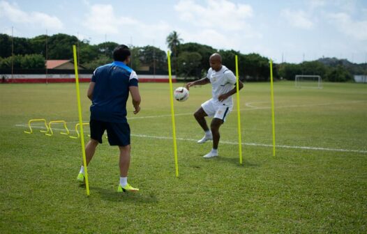 Ari e fisioterapeuta Edson Fernandes lançam curso de futebol para não jogadores