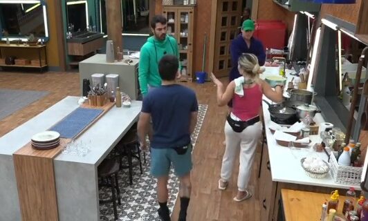 Deolane impede Shay e Thomaz de cozinharem e peões discutem 