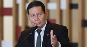 Em mensagem, Mourão parabeniza Alckmin por vitória nas eleições