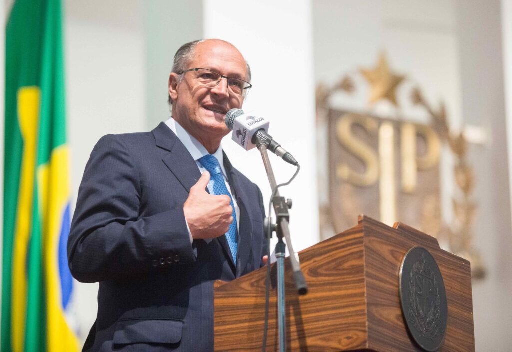 Alckmin lamenta atentado a Trump e diz que 'democracia se faz com ideia, nunca com tiros'