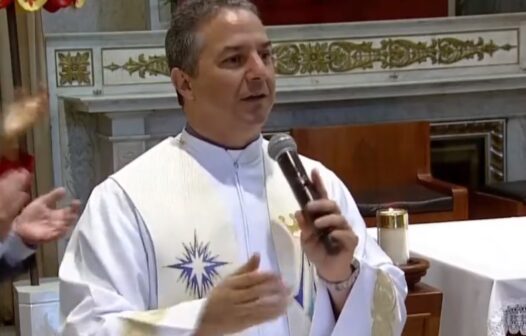 “Hoje não é dia de pedir voto”, diz padre no Santuário de Aparecida